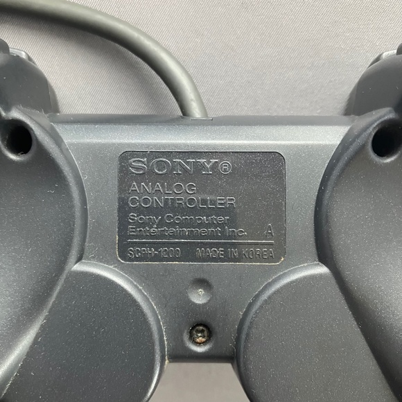 Sony PlayStation Game analog controller, SCPH-1200 w/ additional extension cord - Picture 4 of 4